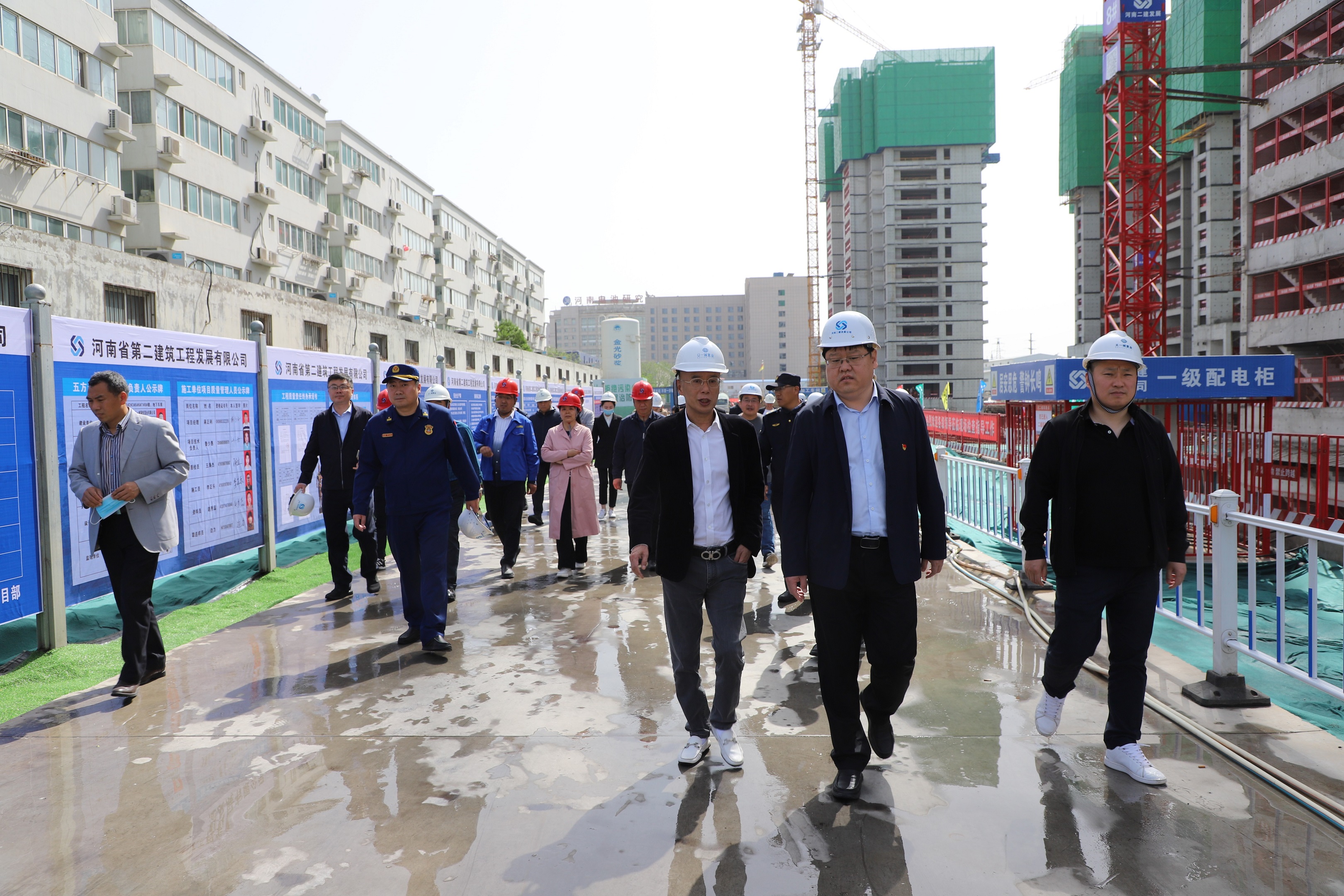 高新區領導蒞臨我公司國悅城?榮府1號院項目檢查指導工作部