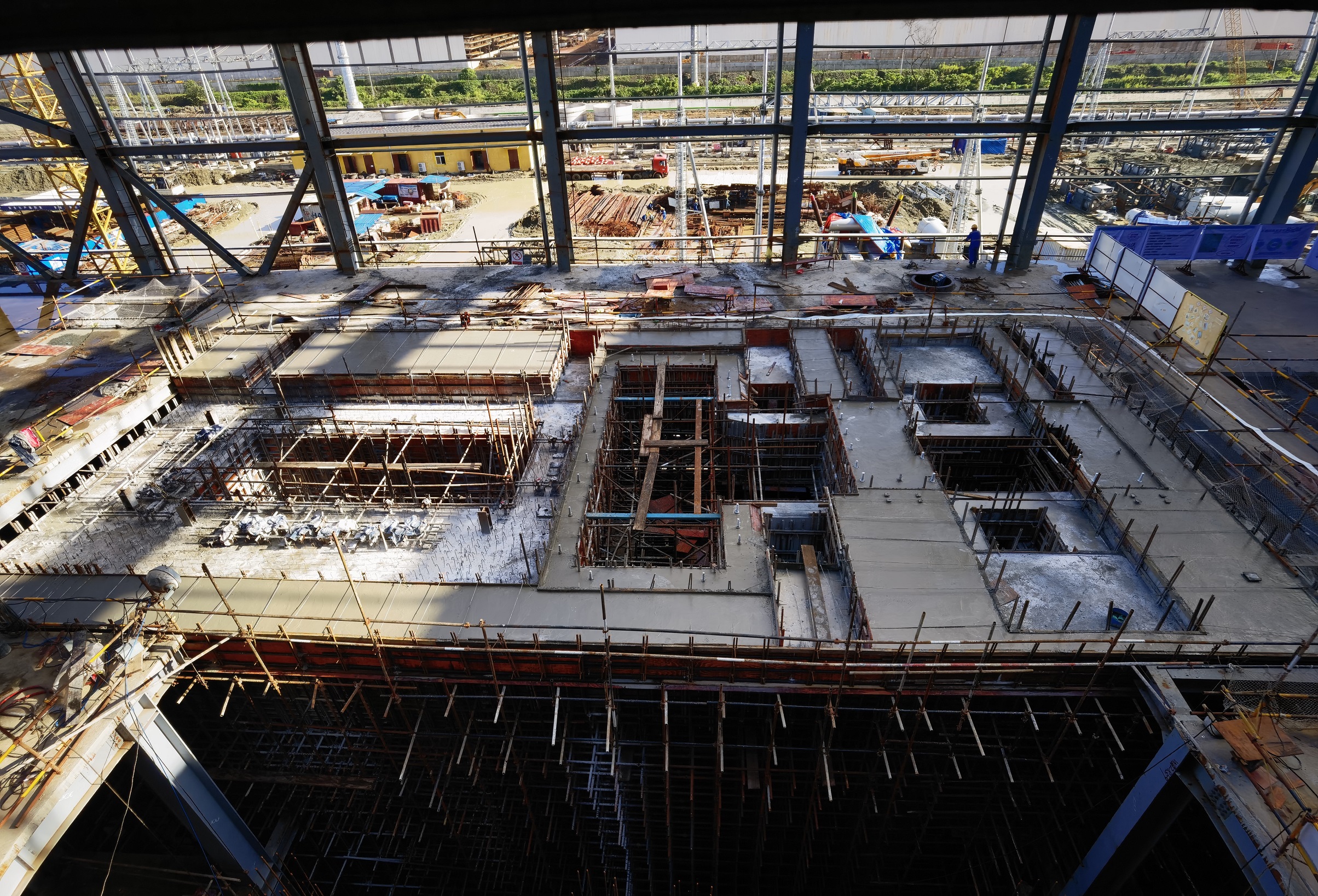 印尼緯達貝工業園區6×250MW+5×380MW火力發電建設項目#6汽機島順利澆筑 