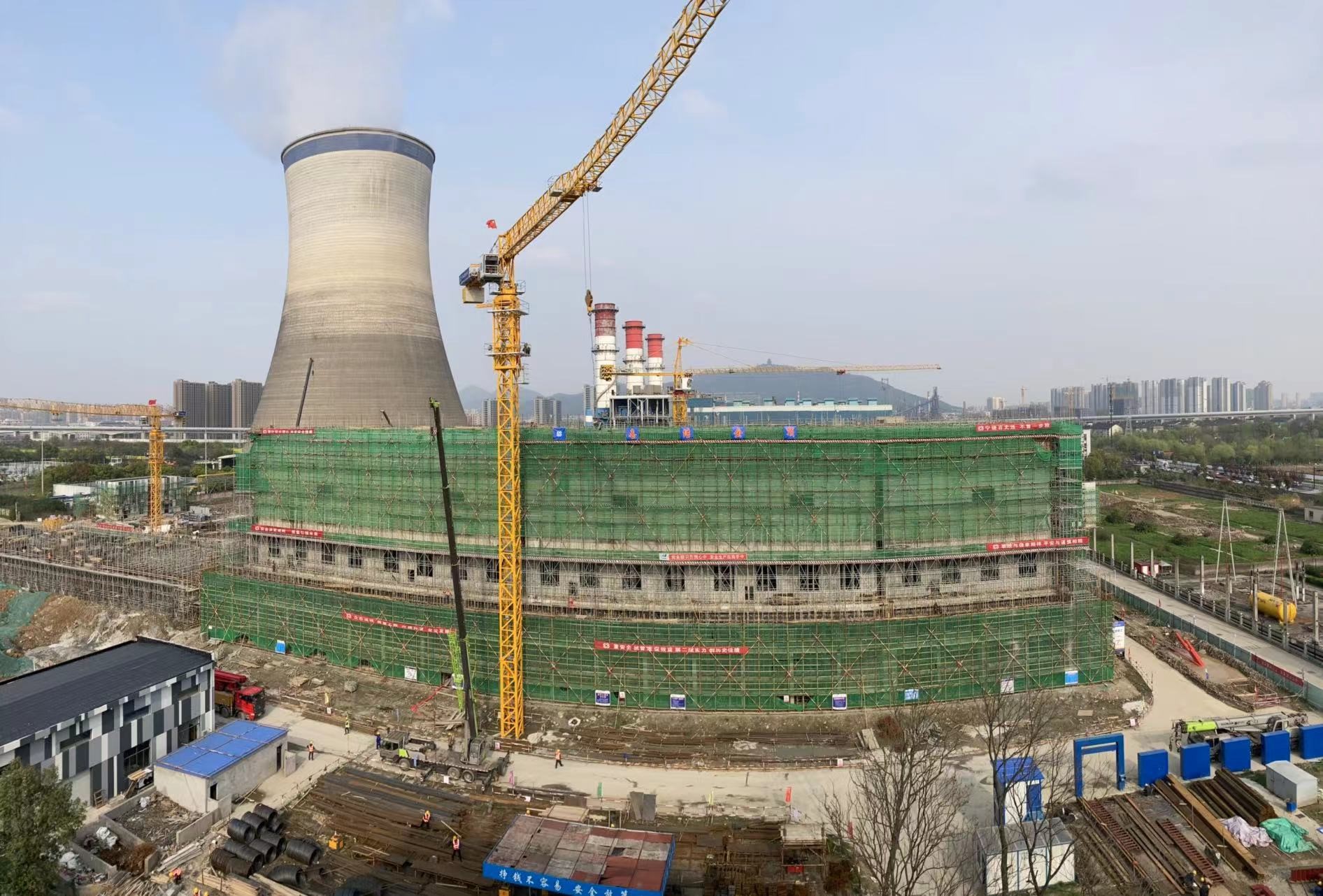 杭州半山去工業化項目F消霧機力塔順利封頂