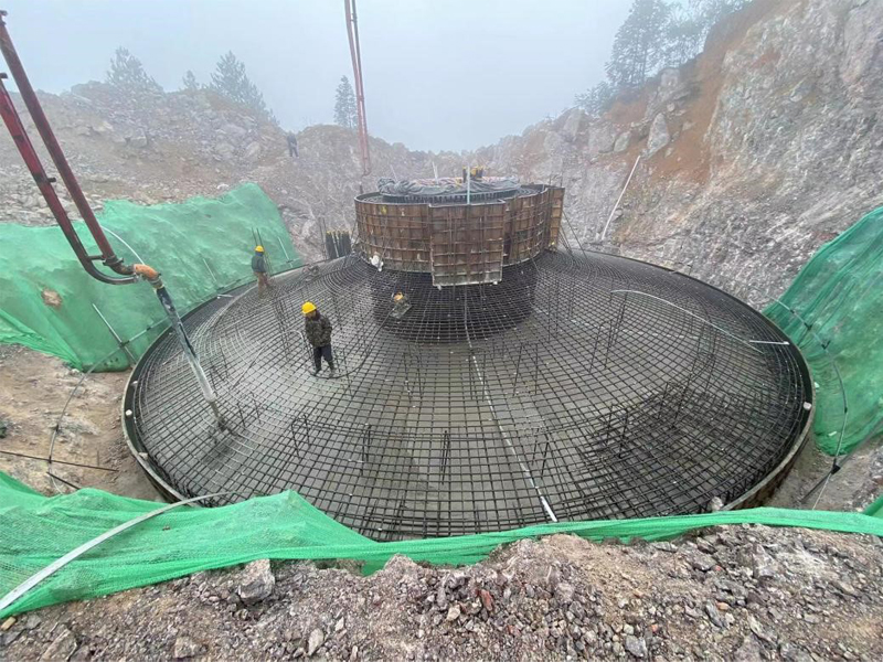 貴州萬山區魚塘鄉風力發電項目最后一臺風機基礎順利澆筑